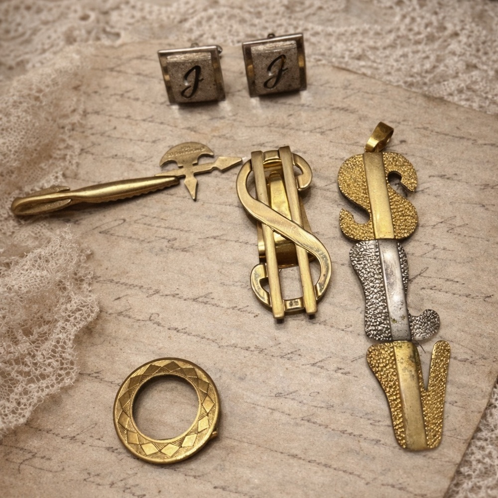 006 Vintage Men’s Accessories Lot Cufflinks Tie Clips Money Sign Novelty Jewelry